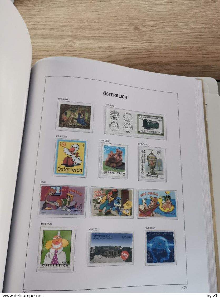 Austria 1989-2005 MNH in DAVO album and Leuchtturm pages