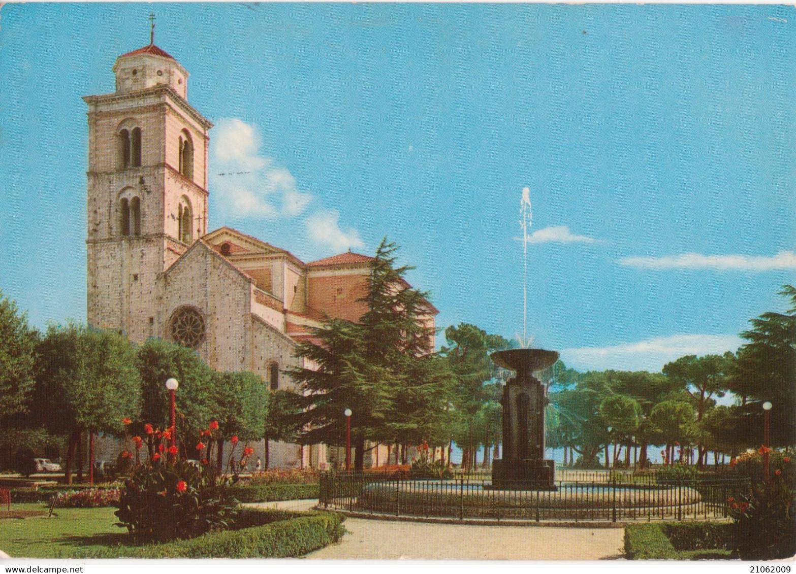 FERMO - PIAZZA GIRFALCO CHIESA CHURCH KIRSCH EGLISE CHIESA CATTEDRALE DUOMO CON FONTANA - V1980 - Fermo