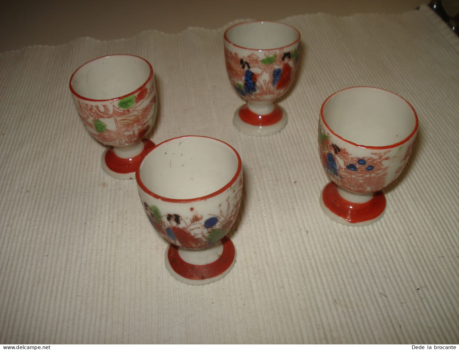 O15 / Lot De 4 Coquetiers En Porcelaine - Fait Mains -  Décor Asiatique - Japon - Coquetiers