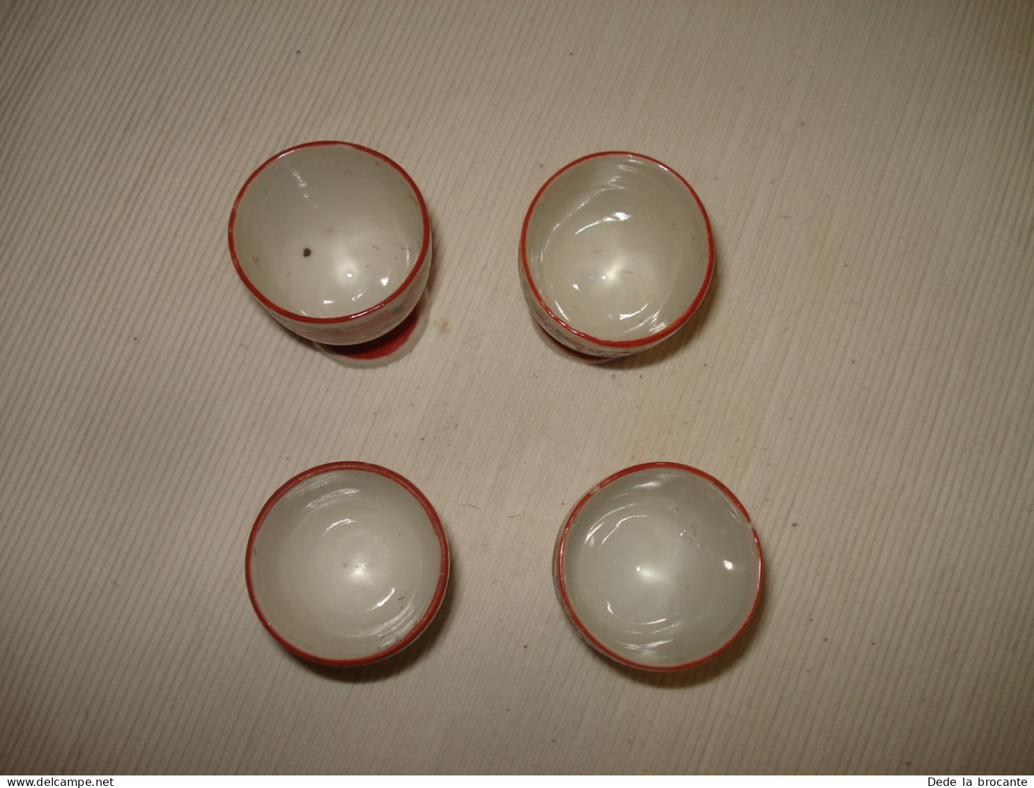 O15 / Lot De 4 Coquetiers En Porcelaine - Fait Mains -  Décor Asiatique - Japon - Eierbechern