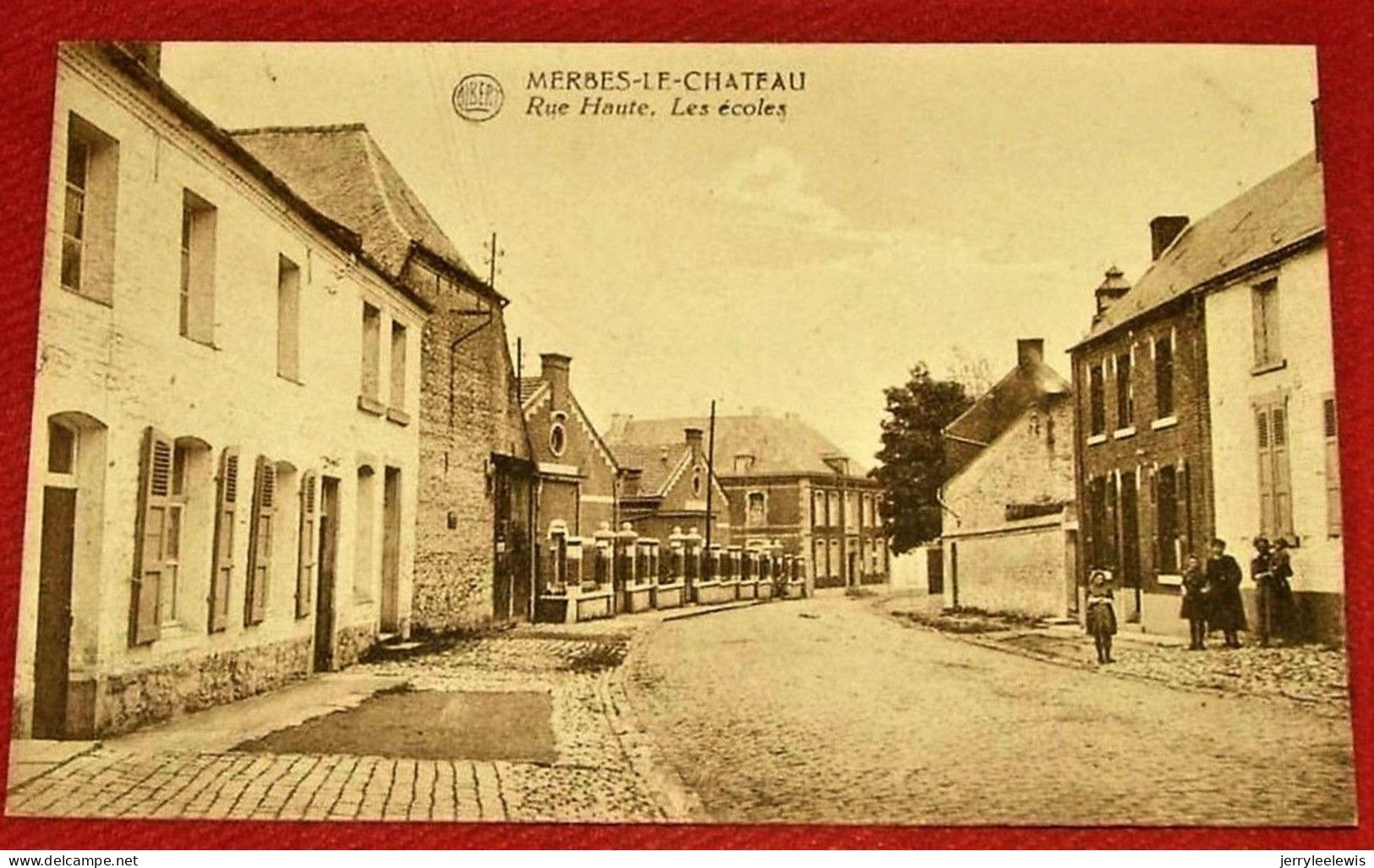 MERBES-LE-CHÂTEAU - Rue Haute, Les Ecoles - Merbes-le-Chateau