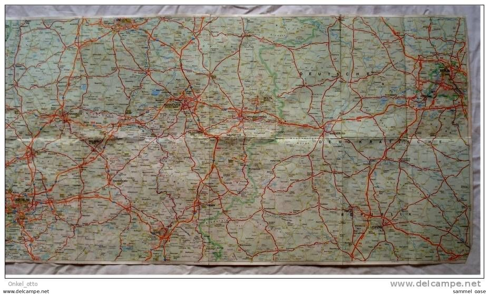 2 X ADAC Strassenkarten Deutschland Nord + Süd Von 1982 - Mappemondes