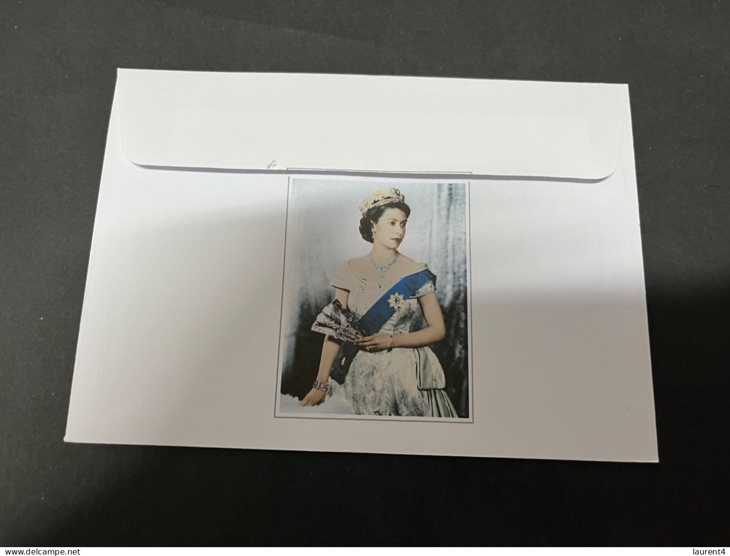 (24-9-2023) (2 U 2 A) Queen Elizabeth II In Memoriam (special Cover) With Horse (released Date Is 19 September 2023) - Briefe U. Dokumente