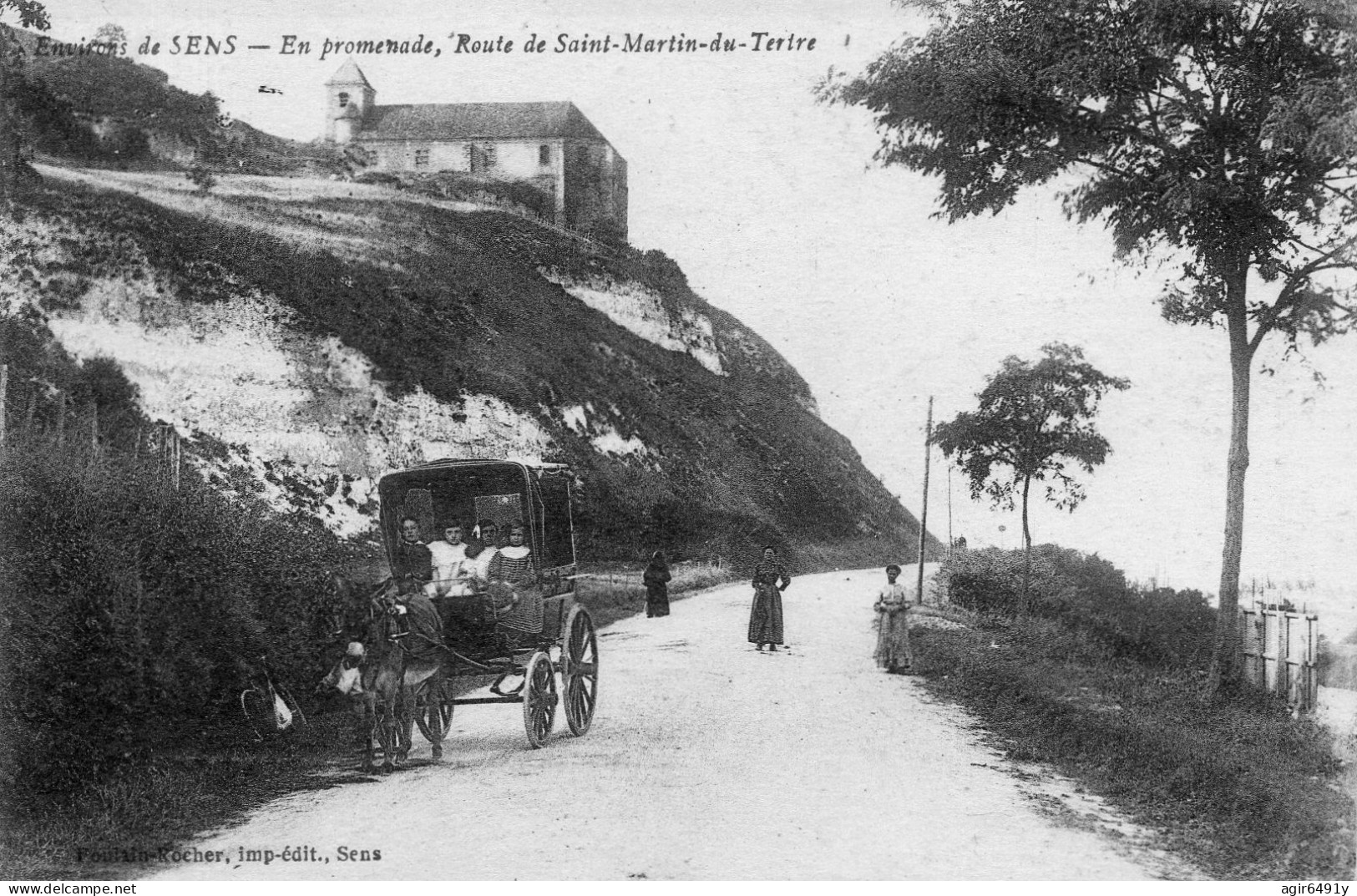 - St MARTIN Du TERTRE (89) - L'Eglise Route De Sens (attelage D'âne Au 1er Plan) -26142- - Saint Martin Du Tertre