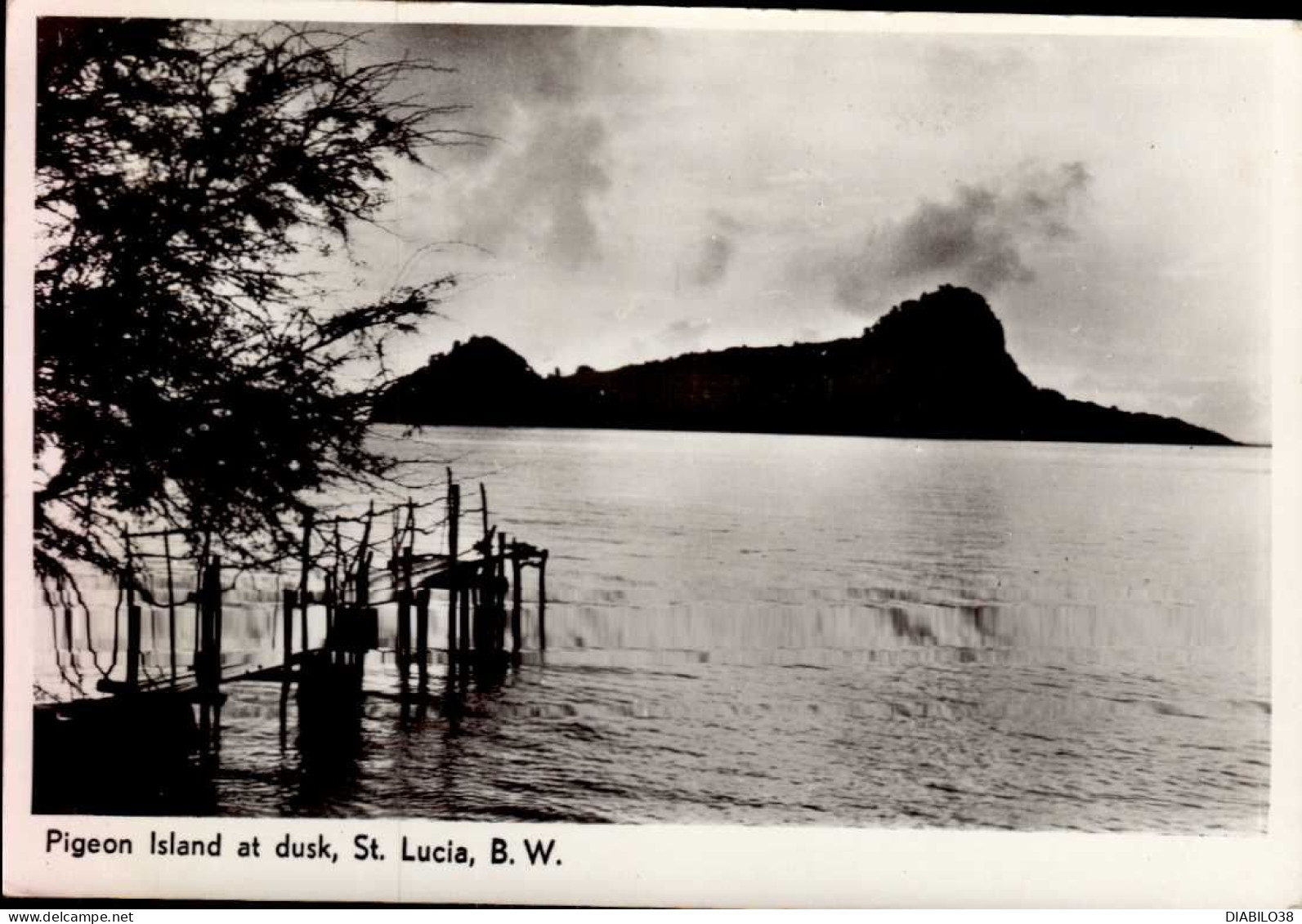 SAINTE-LUCIA   ( ANTILLES )   PIGEON ISLAND AT DUSK - Sainte-Lucie