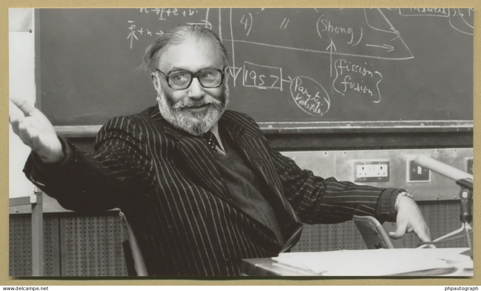 Abdus Salam (1926-1996) - Physicist - Rare Signed Card + Photo - Nobel Prize - Inventors & Scientists