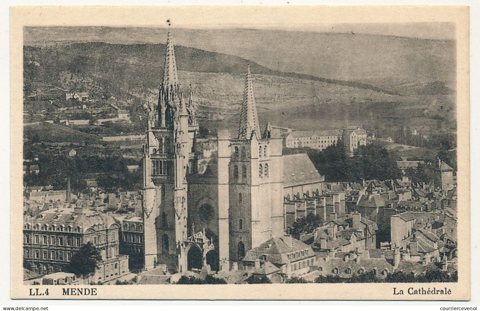 CPA - MENDE (Lozère) - La Cathédrale - Mende