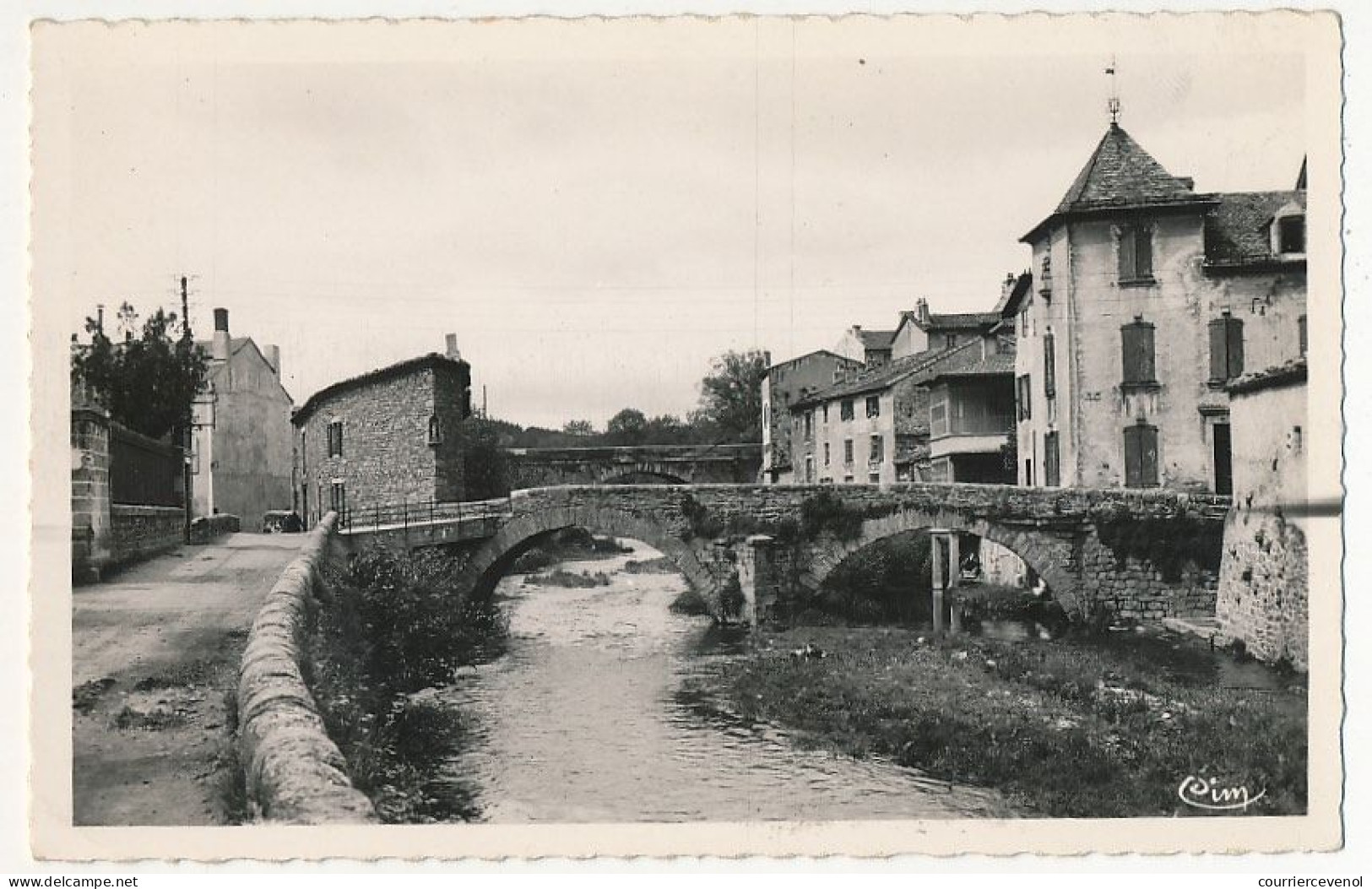 CPSM - LANGOGNE (Lozère) - Boulevard De Gaulle ... - Langogne