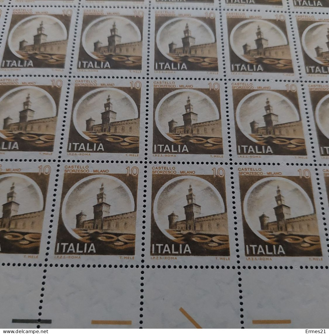 Francobolli 1980. Castello Sforzesco. Serie Castelli D'Italia.  Condizioni Eccellenti. Nuovo. Valore Lire 10×100pz. - Feuilles Complètes