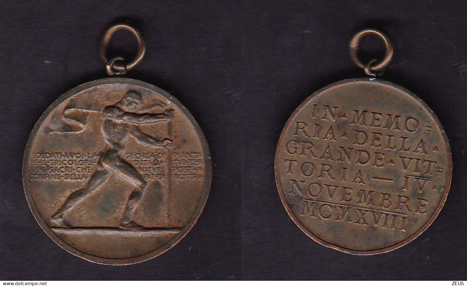 MEDAGLIA IN MEMORIA DELLA GRANDE VITTORIA 1918 - Italie