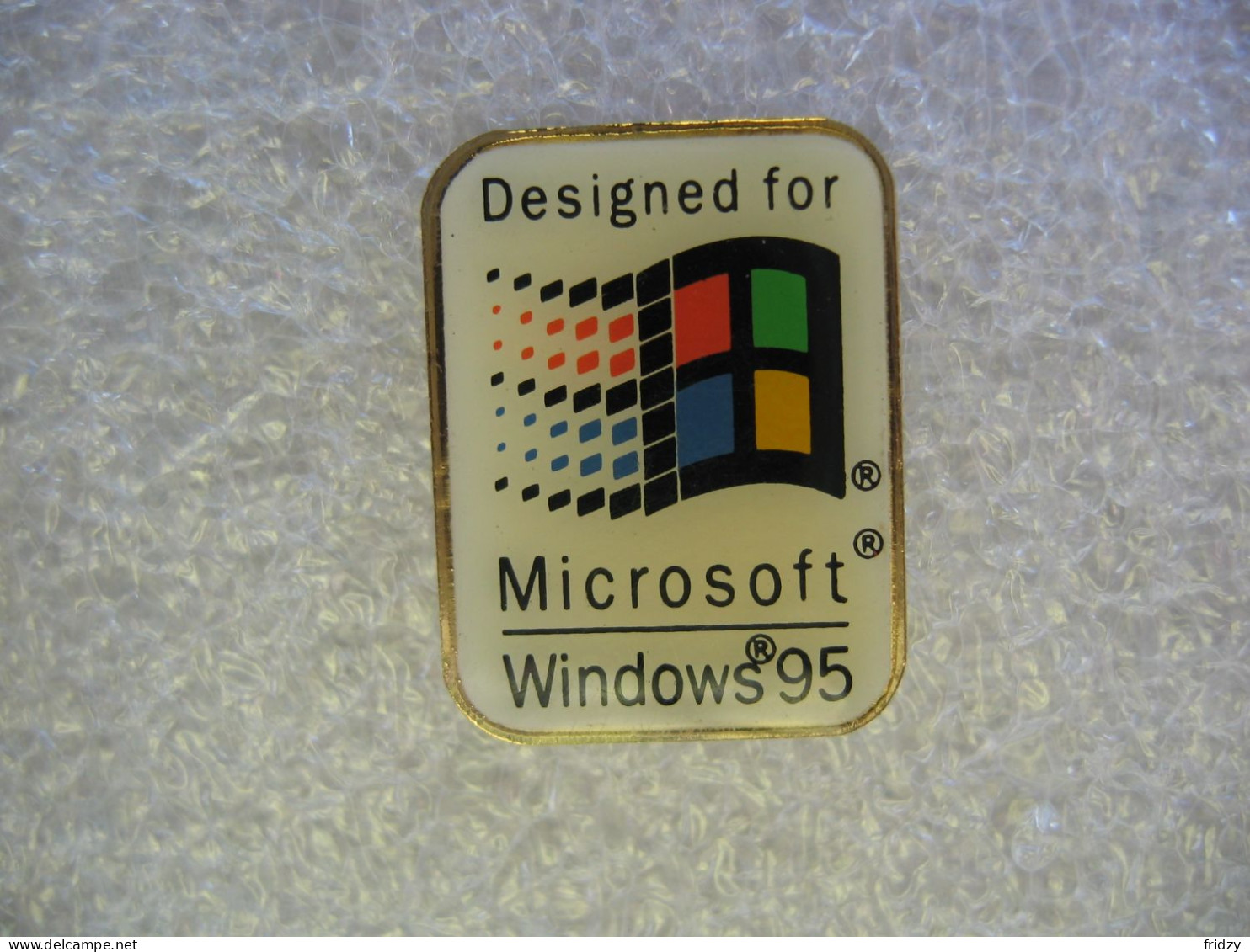 Pin's Du Logiciel Informatique Windows 95 - Informatica