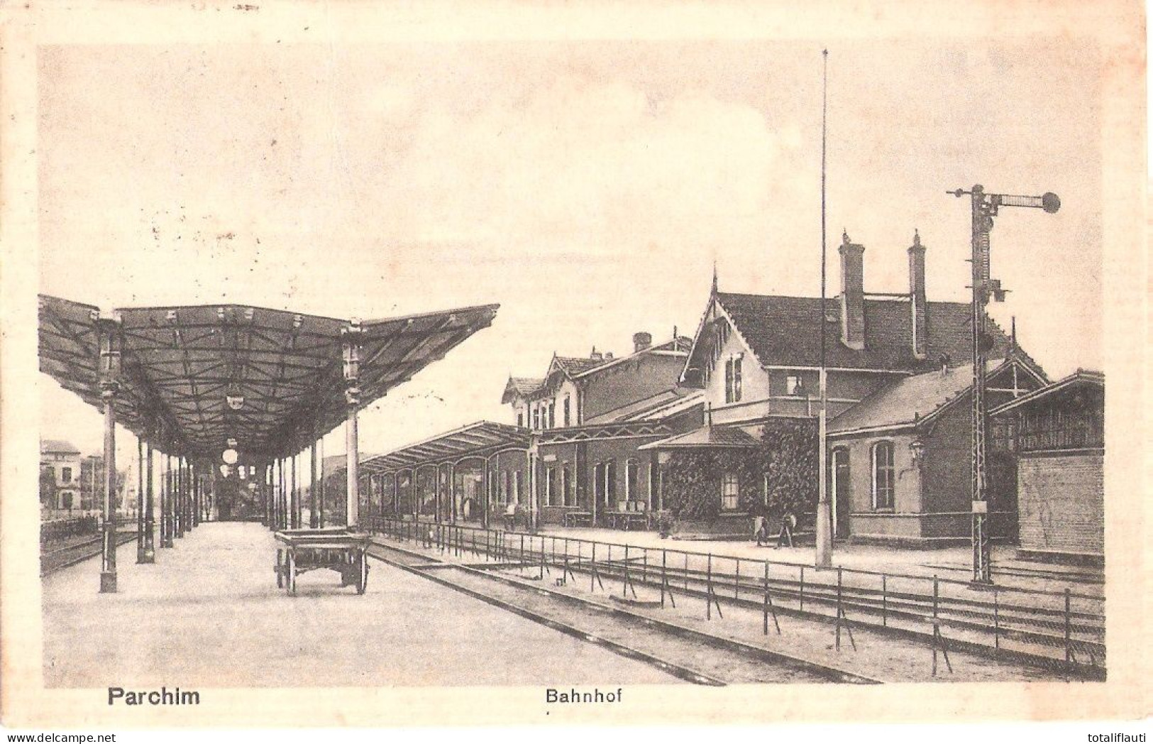 PARCHIM Mecklenburg Bahnhof Bahnsteig Gleisseite Marken Ohne Papierverlust Abgelöst - Parchim