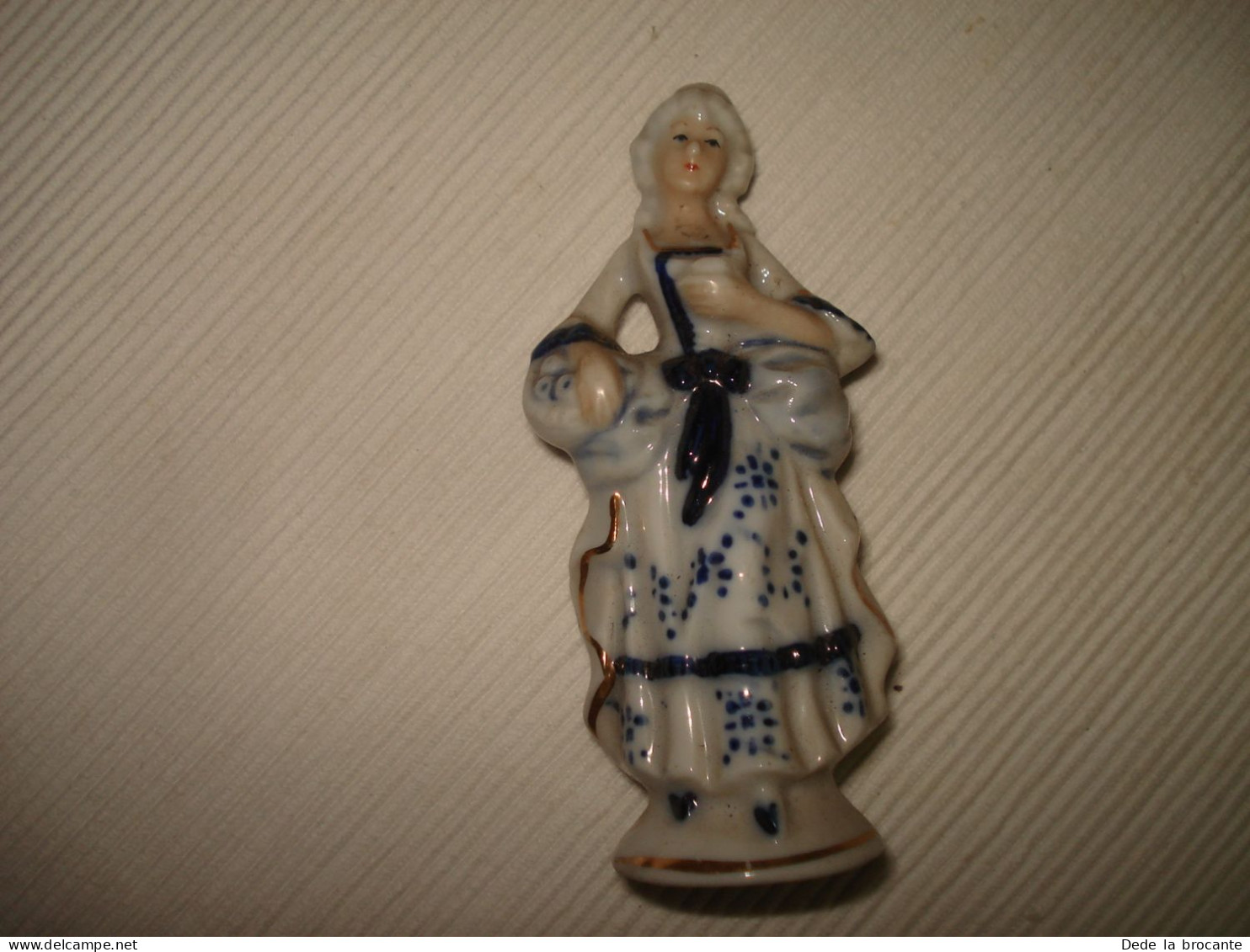 O15 / Lot De 2 Figurine En Porcelaine - Paysane Et Violoniste - XIX ème - Autres & Non Classés