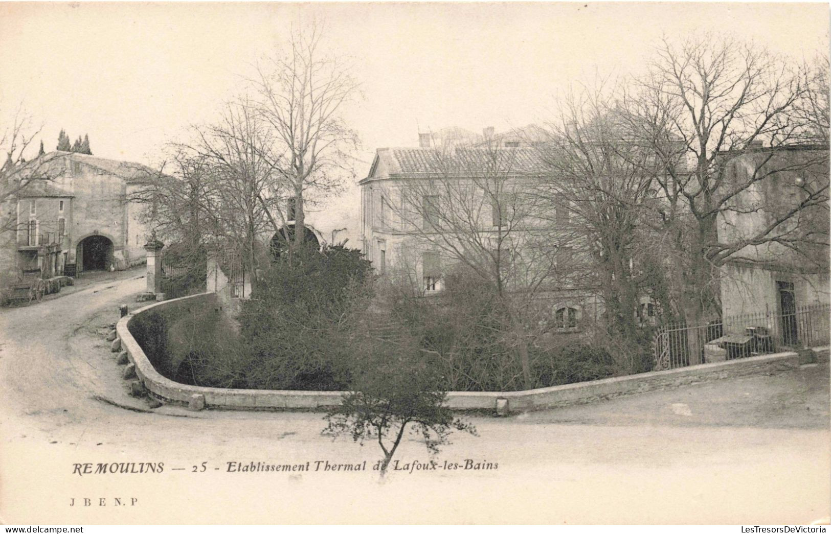 FRANCE - Remoulins - Etablissement Thermal De Lafoux Les Bains - Carte Postale Ancienne - Remoulins