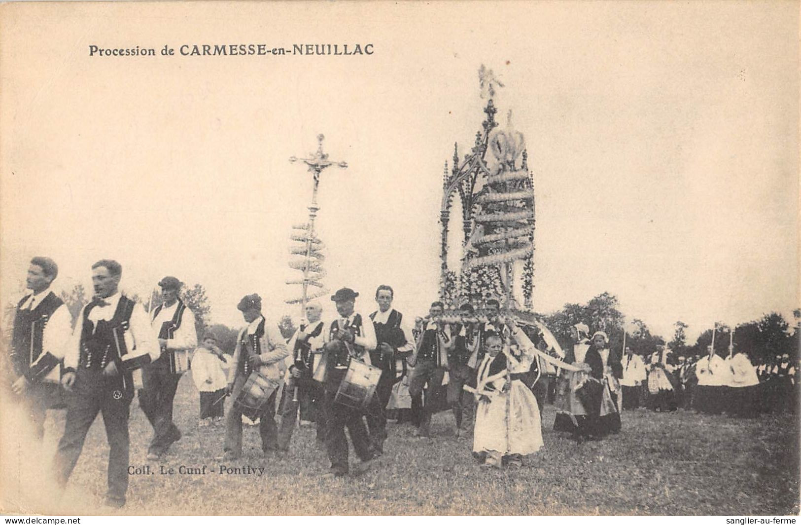 CPA 56 PROCESSION DE CARMESSE EN NEUILLAC - Autres & Non Classés