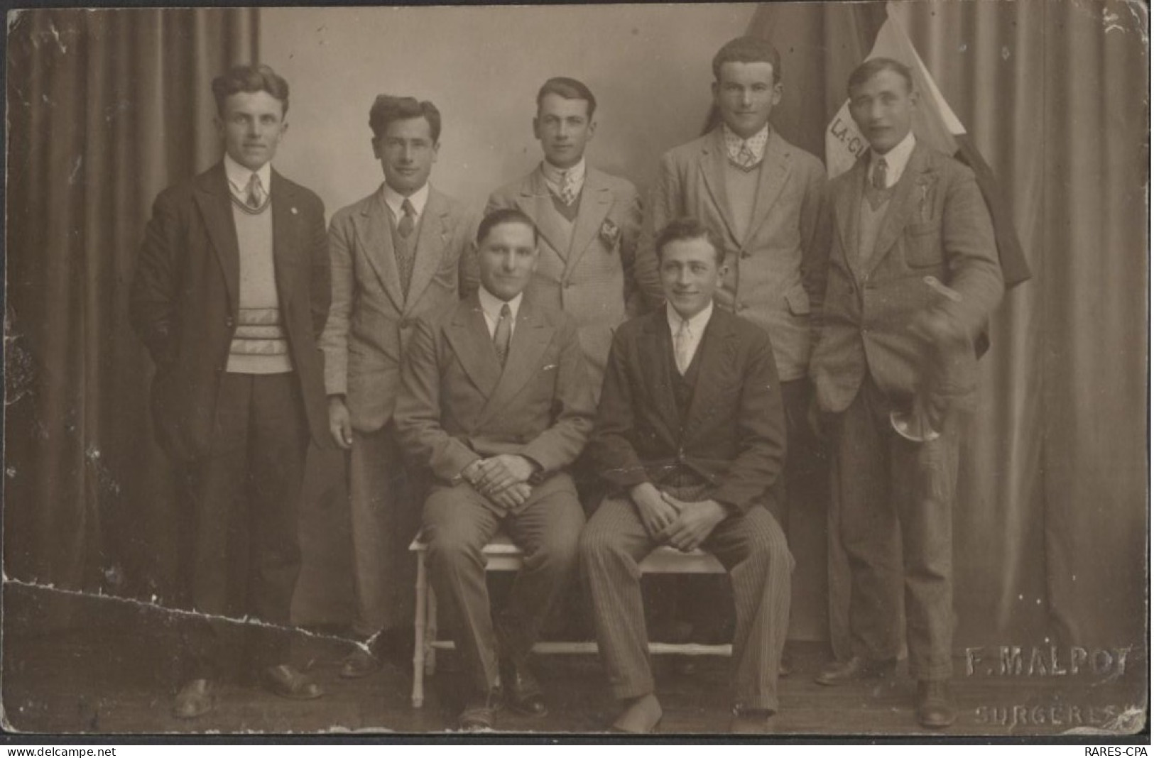 17 SURGERES - LES COPAINS DE LA CLASSE DE 1935 - 2 CPA PHOTO - Surgères