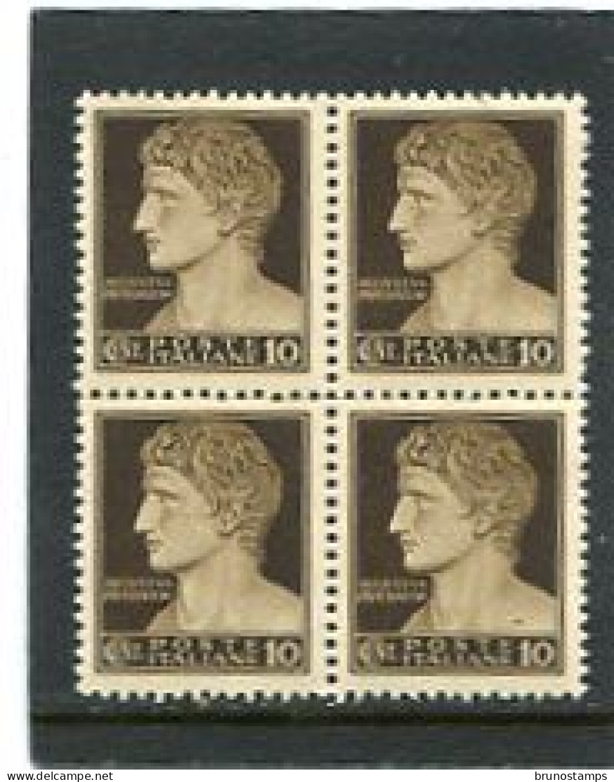 ITALIA - 1945  10c  DEFINITIVE  NO  WMK    BLOCK OF 4   MINT NH - Neufs