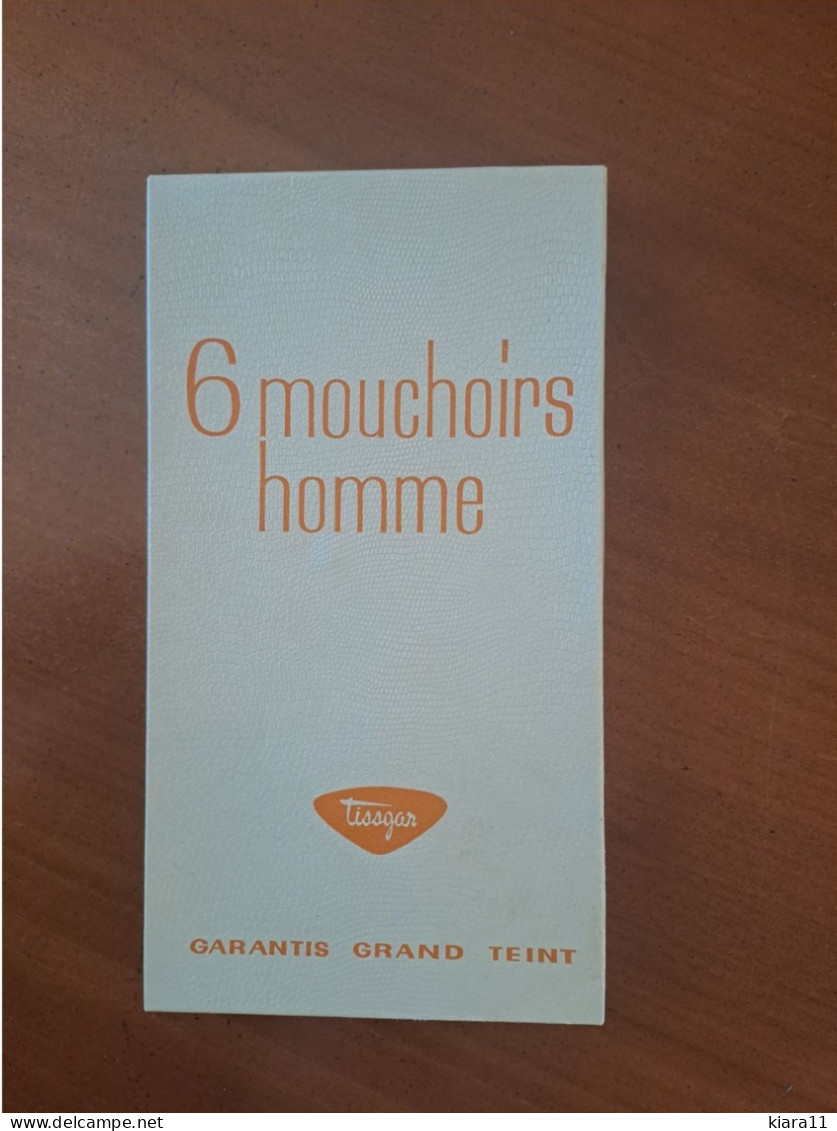 LOT De 6 MOUCHOIRS BRODES MAIN - " R T " - Pañuelos