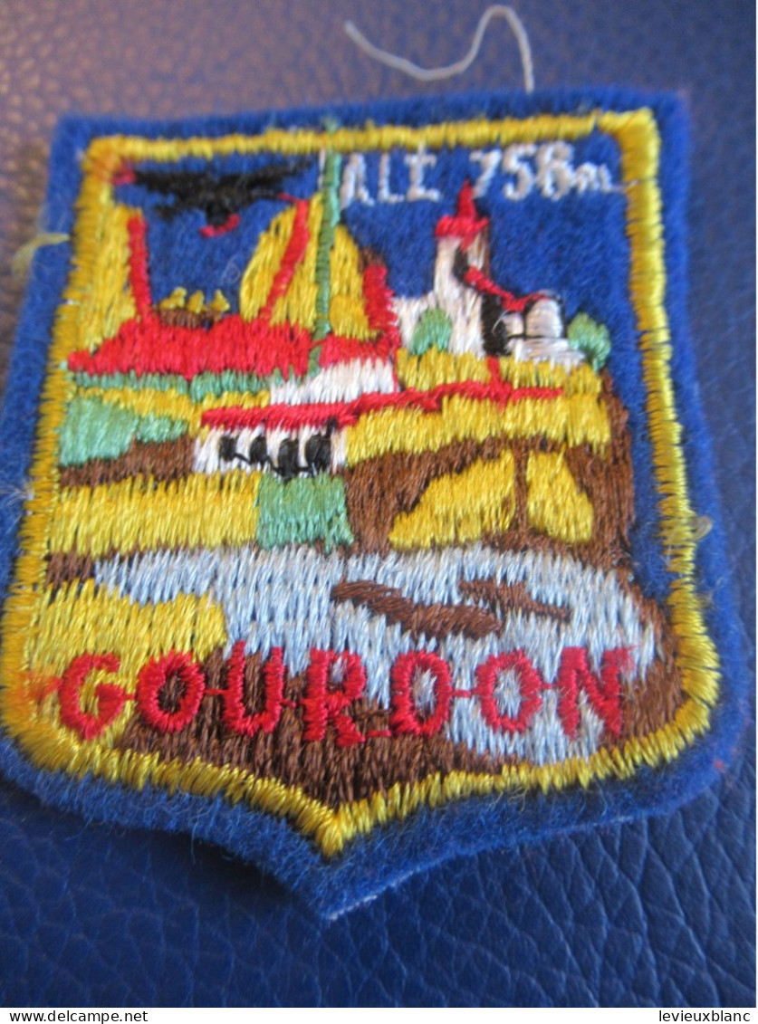 Ecusson Tissu Ancien/GOURDON /Lot / Occitanie / Vers  1970-1990                 ET495 - Ecussons Tissu