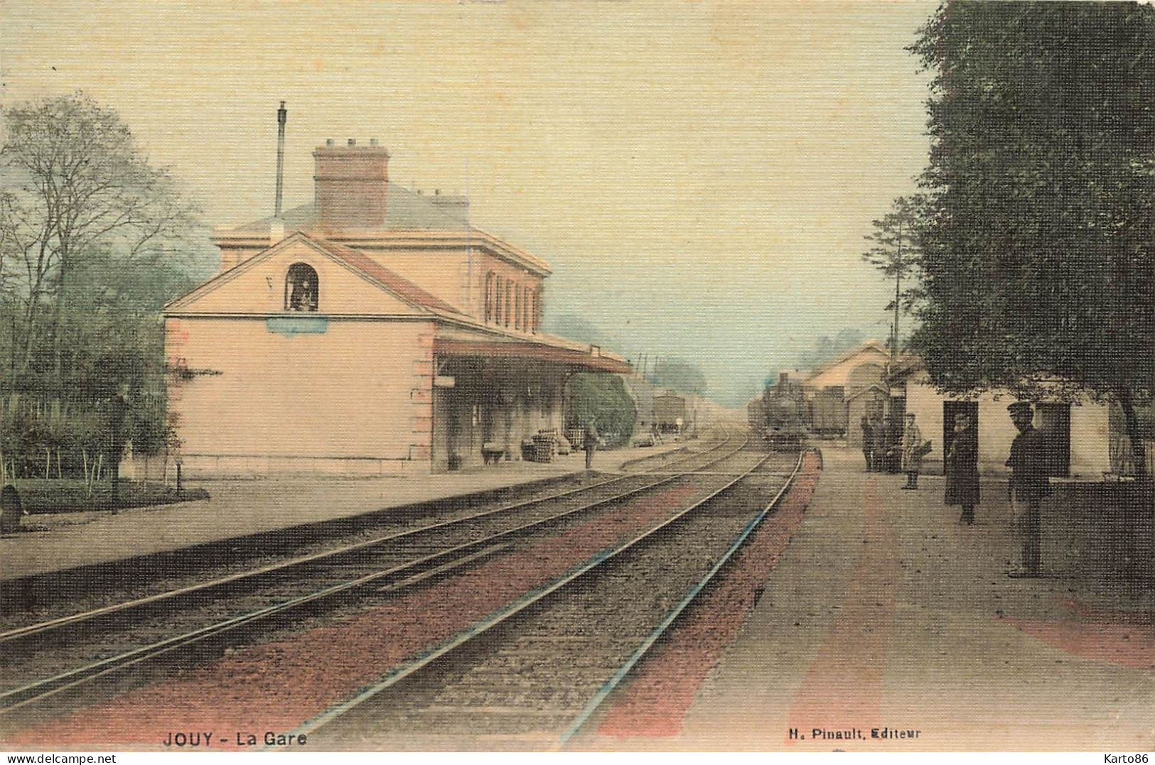 Jouy * La Gare * Arrivée Train Locomotive Machine * Ligne Chemin De Fer Eure Et Loir * Cpa Toilée Colorisée - Jouy