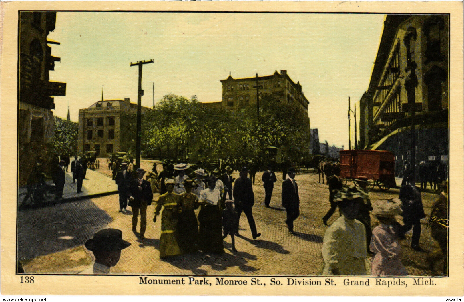 PC US, MI, GRAND RAPIDS, MONUMENT PARK, MONROE ST, Vintage Postcard (b49510) - Grand Rapids