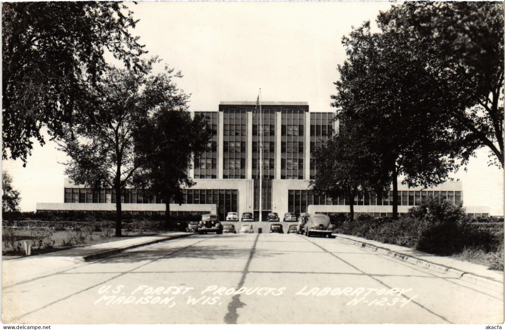 PC US, WI, MADISON, US FOREST PRODUCTS LAB, Vintage REAL PHOTO Postcard (b49534) - Madison