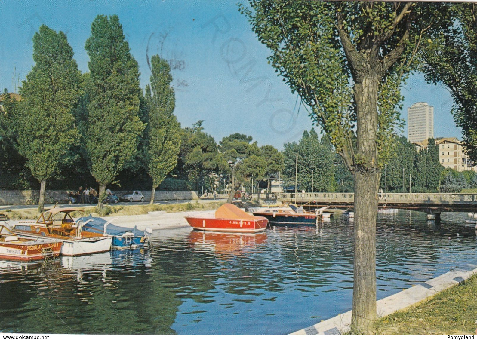 CARTOLINA  CESENATICO,CESENA,EMILIA ROMAGNA-CANALE E GRATTACIELO-SPIAGGIA,MARE,SOLE,VACANZA,BARCHE A VELA,VIAGGIATA 1980 - Cesena