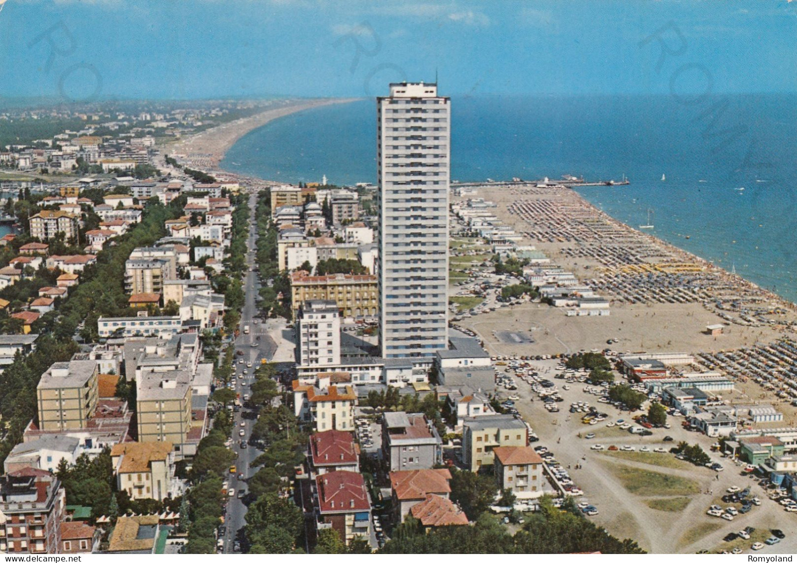 CARTOLINA  CESENATICO,CESENA,EMILIA ROMAGNA-VEDUTA AEREA-SPIAGGIA,MARE,SOLE,VACANZA,BARCHE A VELA,VIAGGIATA 1977 - Cesena