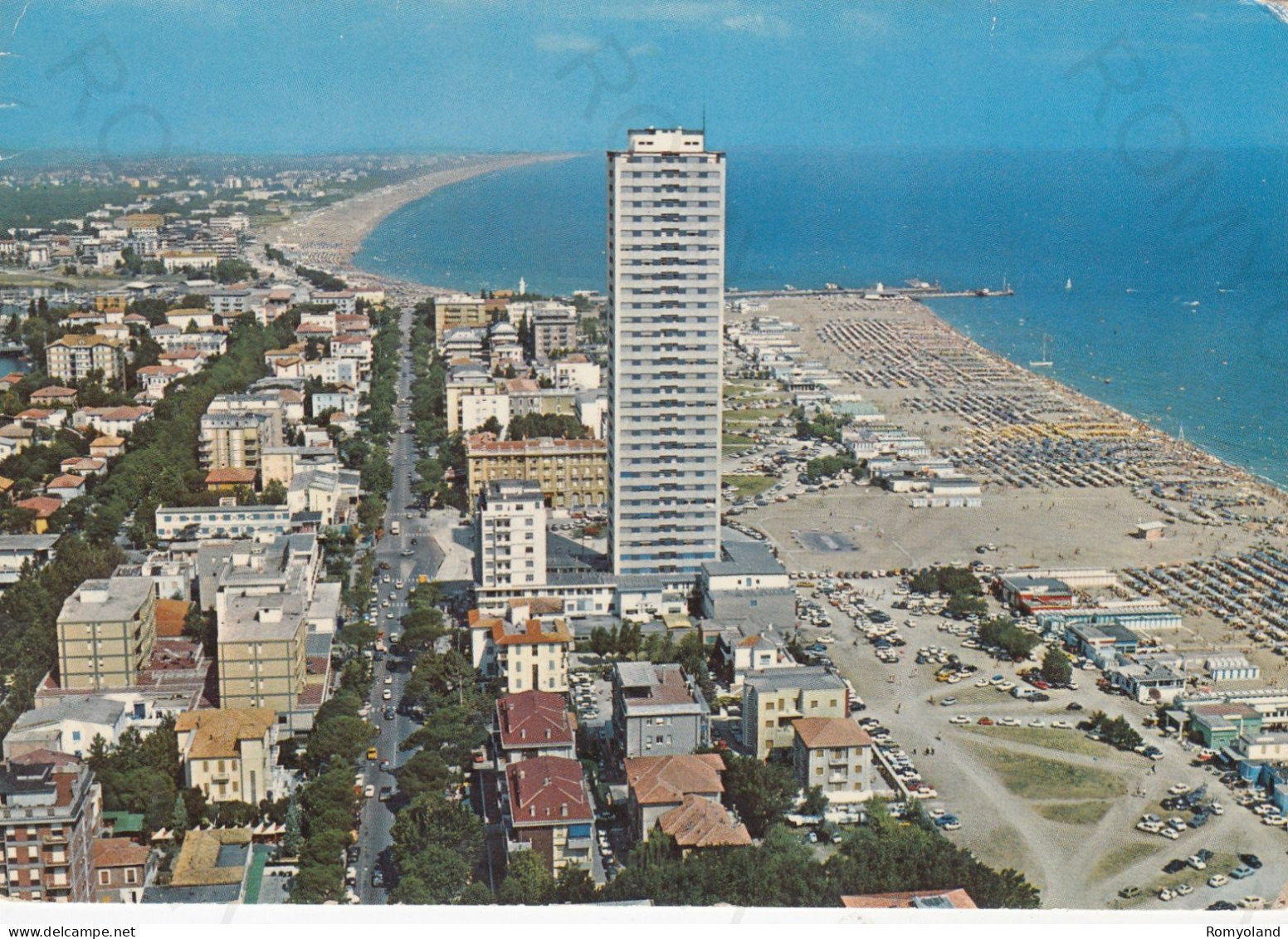 CARTOLINA  CESENATICO,CESENA,EMILIA ROMAGNA-VEDUTA AEREA-SPIAGGIA,MARE,SOLE,VACANZA,BARCHE A VELA,VIAGGIATA 1975 - Cesena