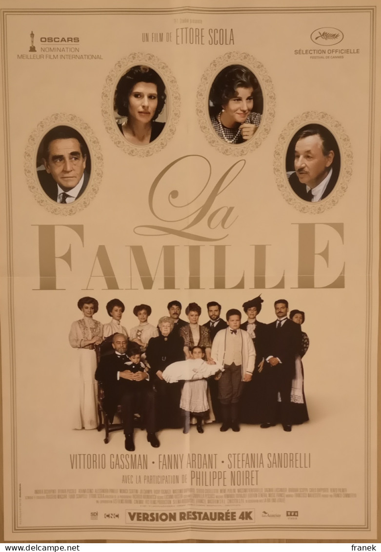Affiche De Cinéma Pliée " LA FAMILLE " Format 40X60Cm -  - Affiches & Posters