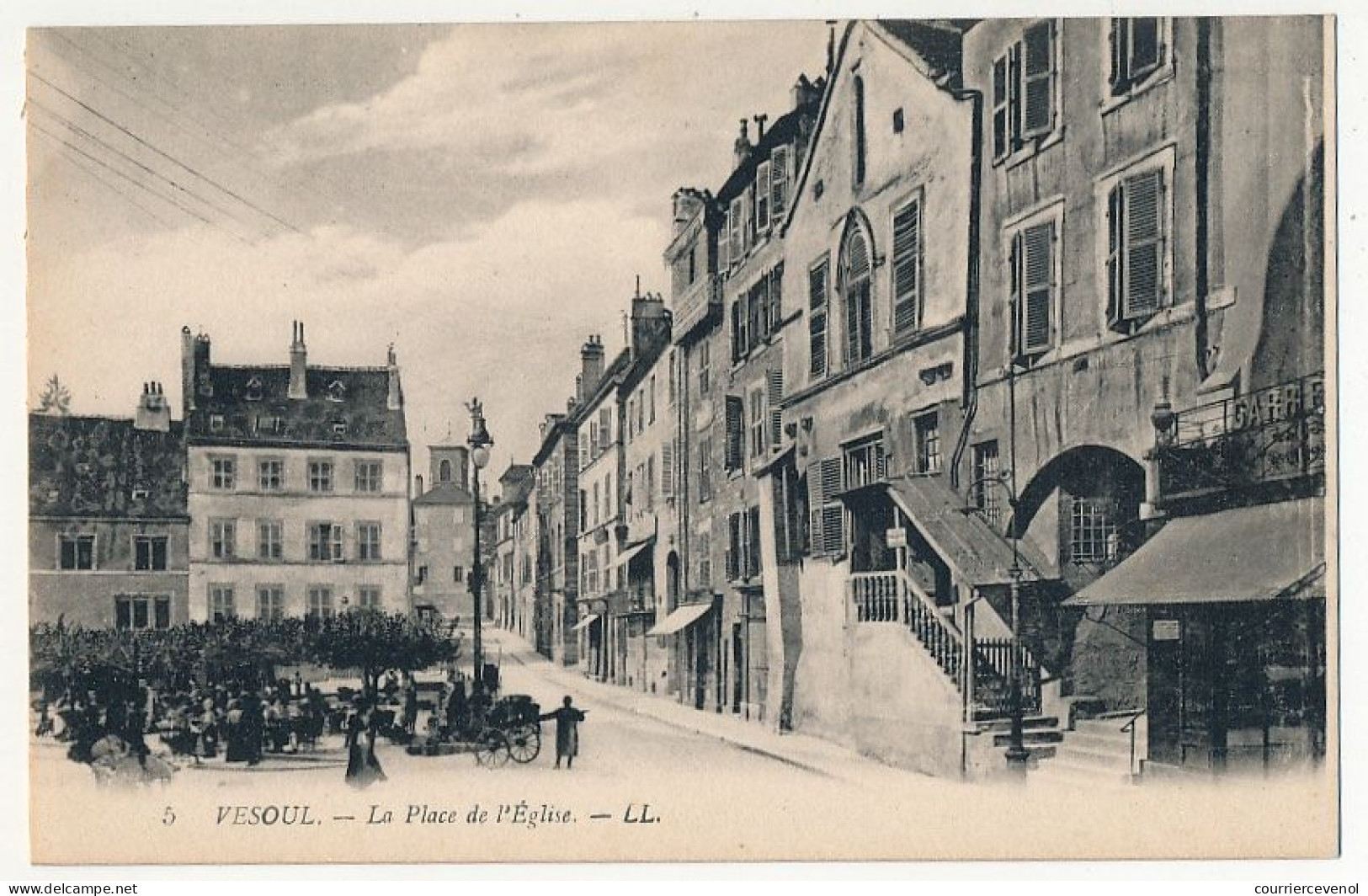 CPA - VESOUL (Haute-Saône) - La Place De L' Eglise - Vesoul