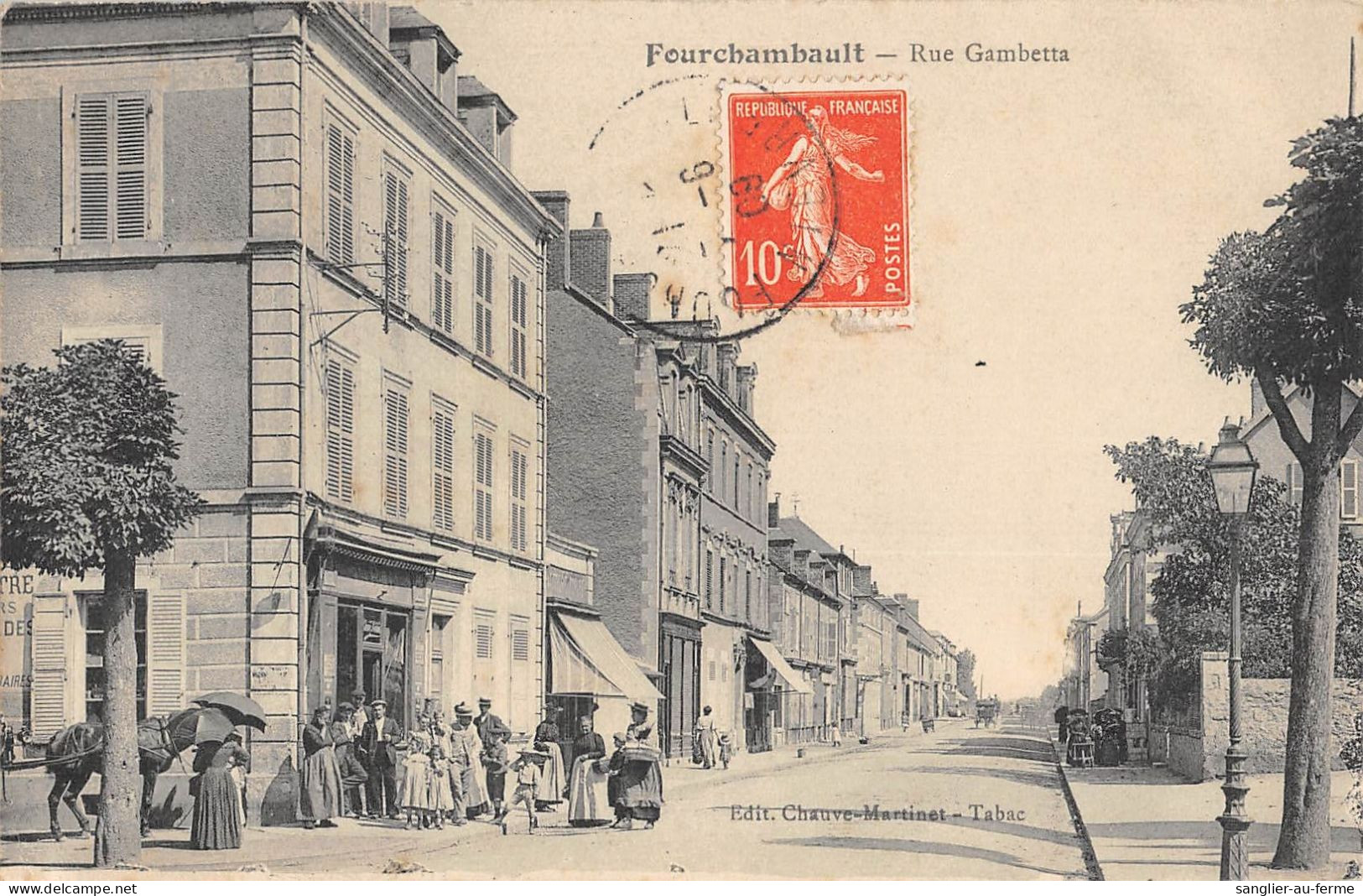 CPA 58 FOURCHAMBAULT / RUE GAMBETTA - Autres & Non Classés