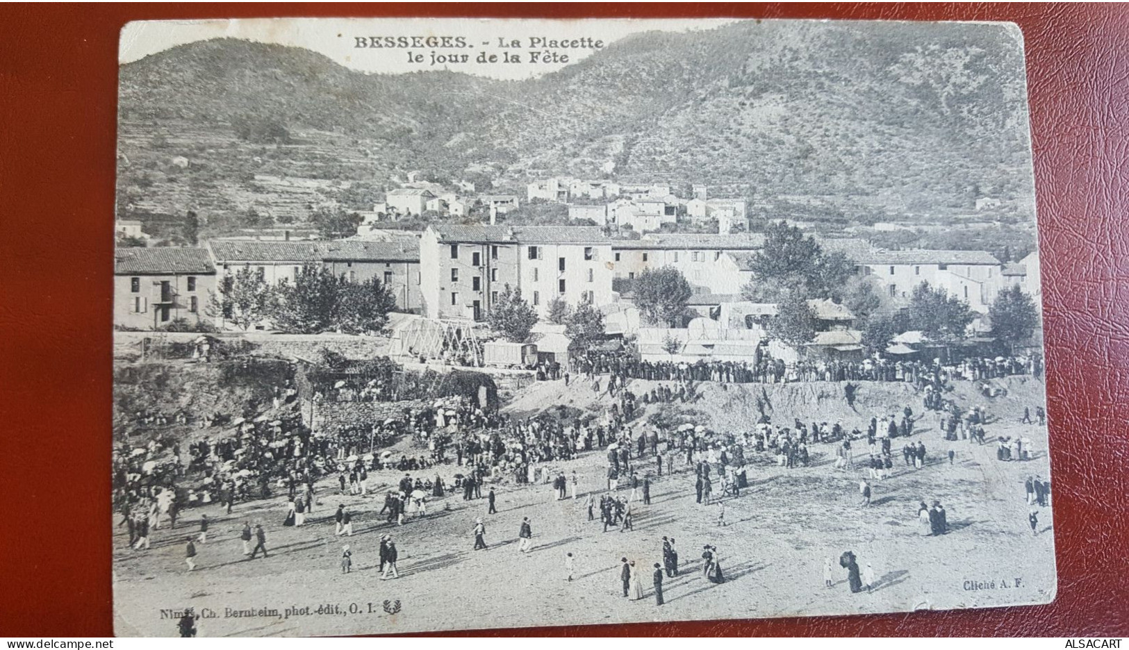 Béssèges , La Placette Un Jour De Foire, Rare - Bessèges