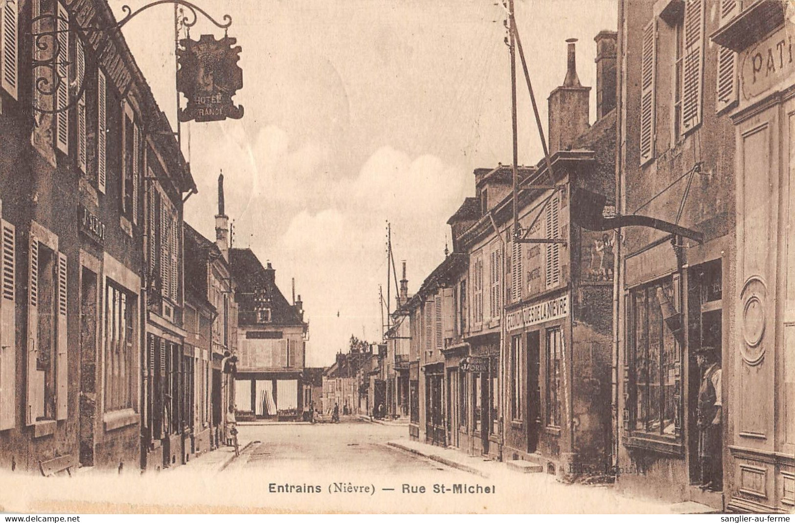 CPA 58 ENTRAINS / RUE SAINT MICHEL - Andere & Zonder Classificatie