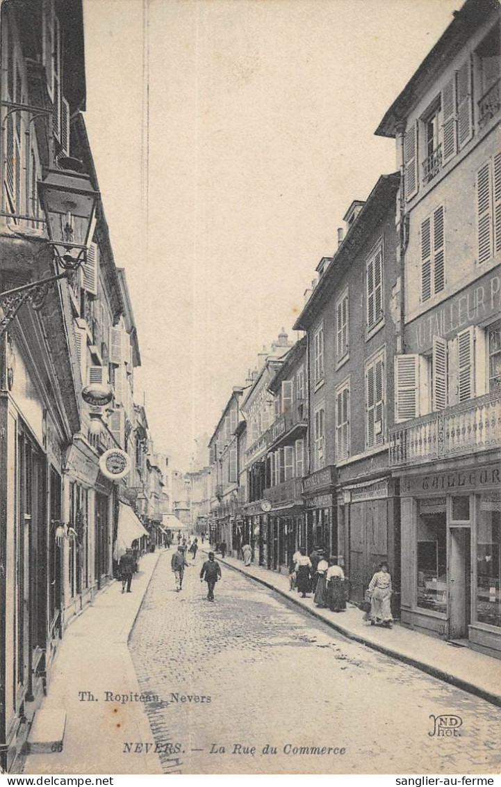 CPA 58 NEVERS / LA RUE DU COMMERCE - Other & Unclassified