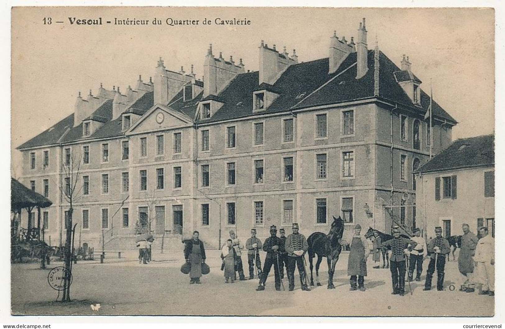 CPA - VESOUL (Haute-Saône) - Intérieur Du Quartier De Cavalerie - Vesoul