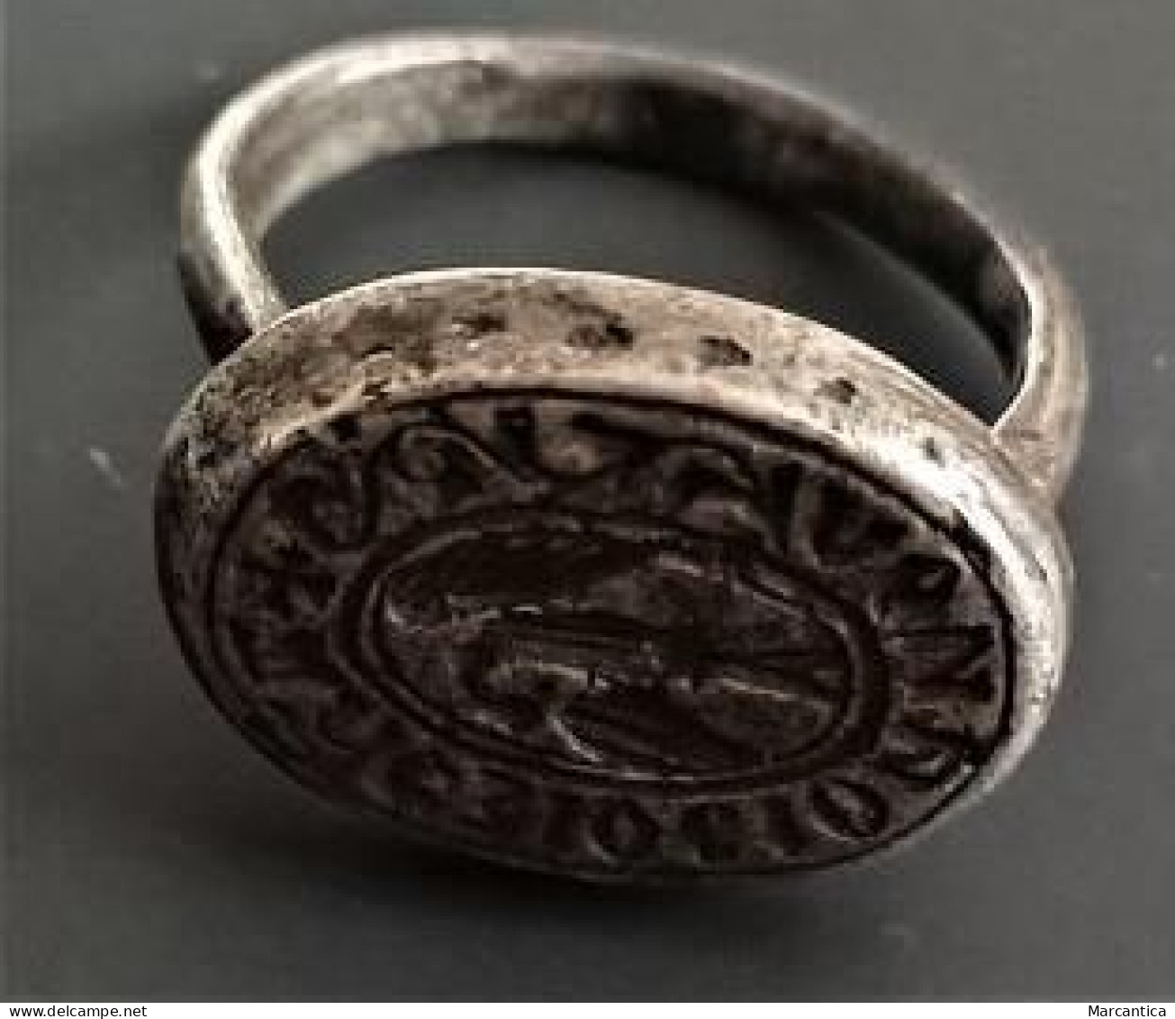 Medieval Signet Or Seal Ring. - Archéologie