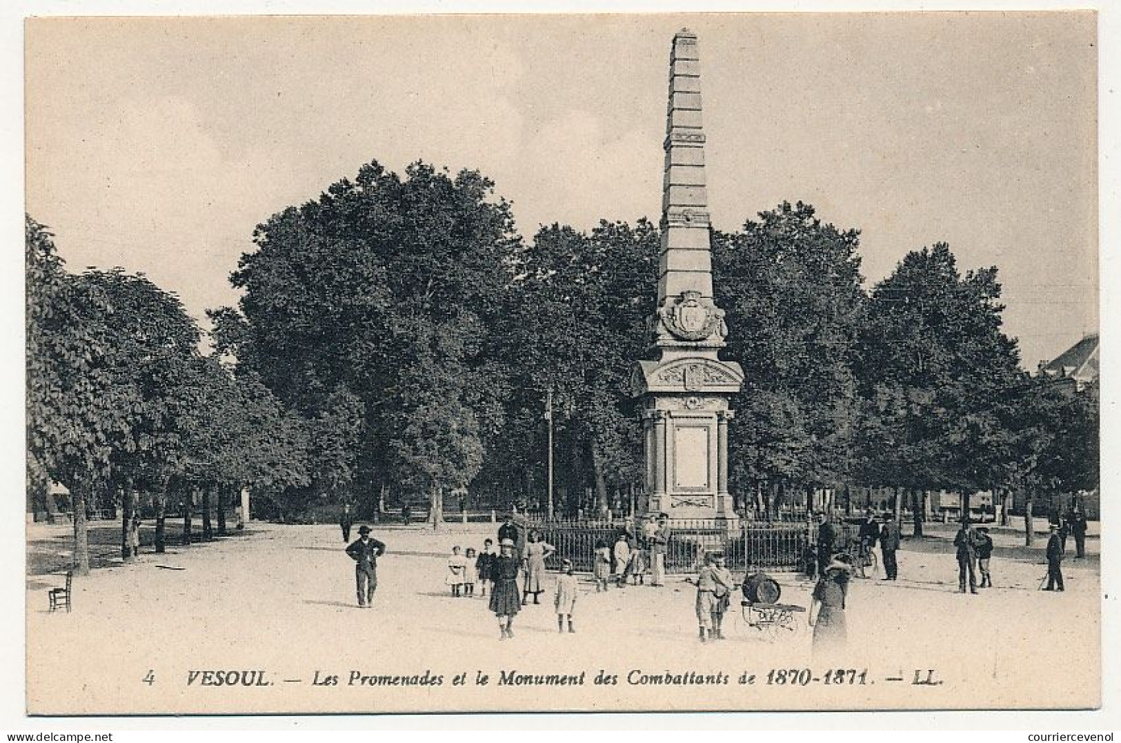 CPA - VESOUL (Haute-Saône) - Les Promenades Et Le Monument Des Combattants De 1870-1871 - Vesoul