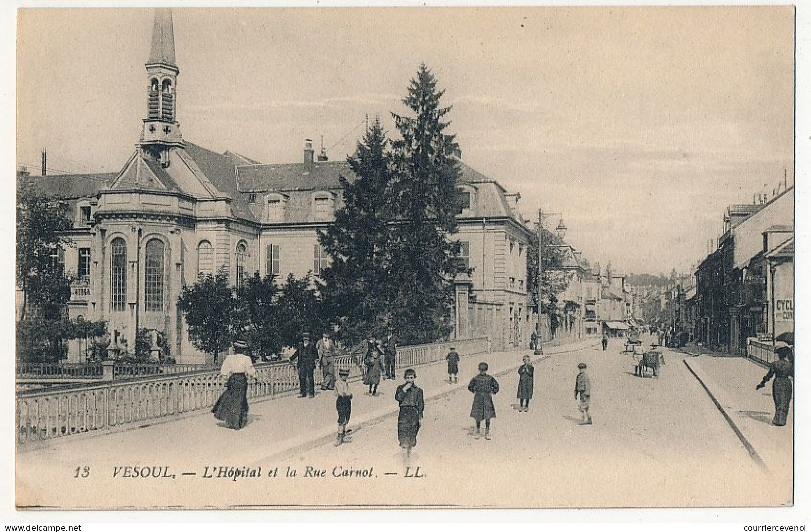 CPA - VESOUL (Haute-Saône) - L' Hôpital Et La Rue Carnot - Vesoul