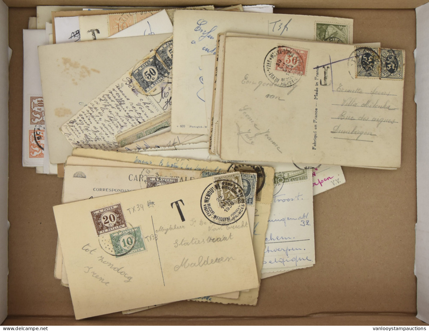 1920/1990 Doos Met 57 Postkaarten En Brieven, Alle Met Strafport Belast, Interessant Studielot, Zm/m - Otros & Sin Clasificación