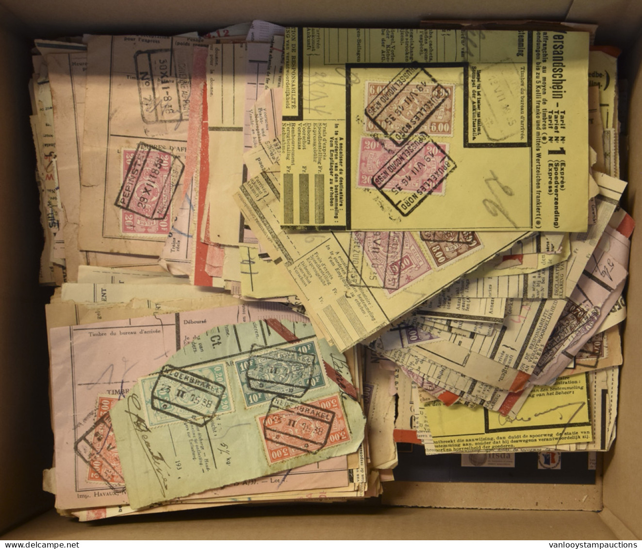 1923/1949 Samenstelling 1100 Fragmenten Van Vrachtbrieven, Gefrankeerd Met Rijkswapen, Veel Verschillende Stationsstempe - Otros & Sin Clasificación