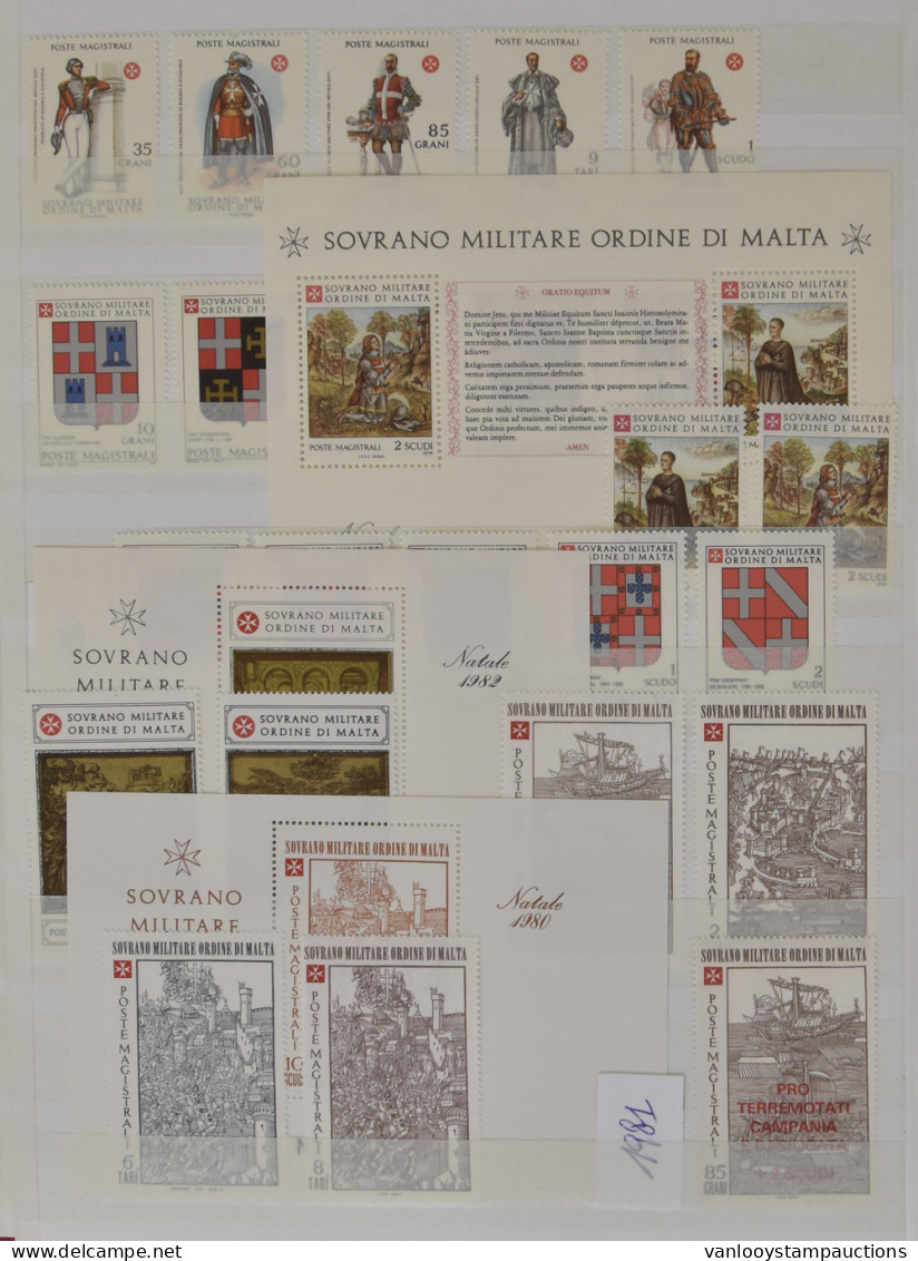 **/0/FDC 1966/89, Verzameling Maltezer Ridders En Aanverwante Zegels, In Insteekboek, Zm. - Malta