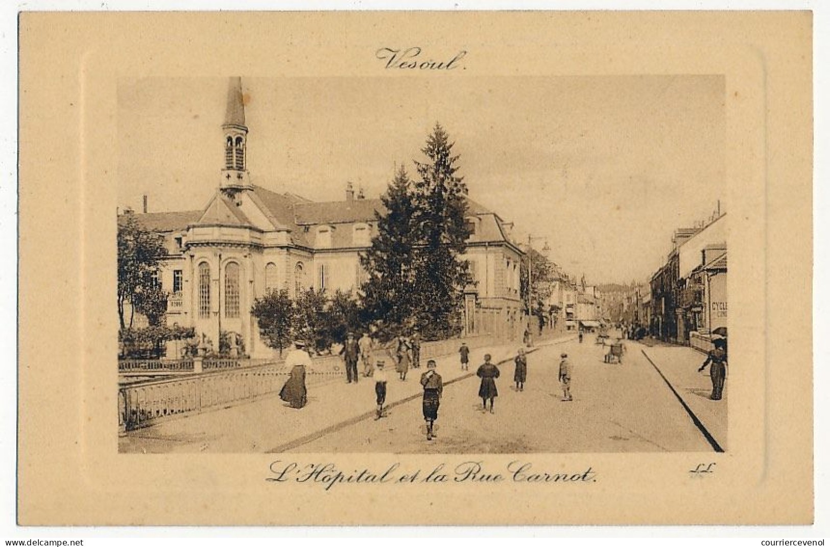 CPA - VESOUL (Haute-Saône) - L' Hôpital Et La Rue Carnot - Vesoul