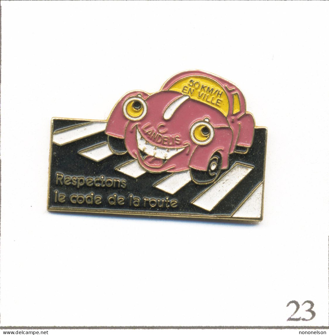 Pin's Automobile - Volkswagen / Coccinelle “Respectons Le Code La Route“. Est. Pin’Story. Métal Peint. T994-23 - Volkswagen