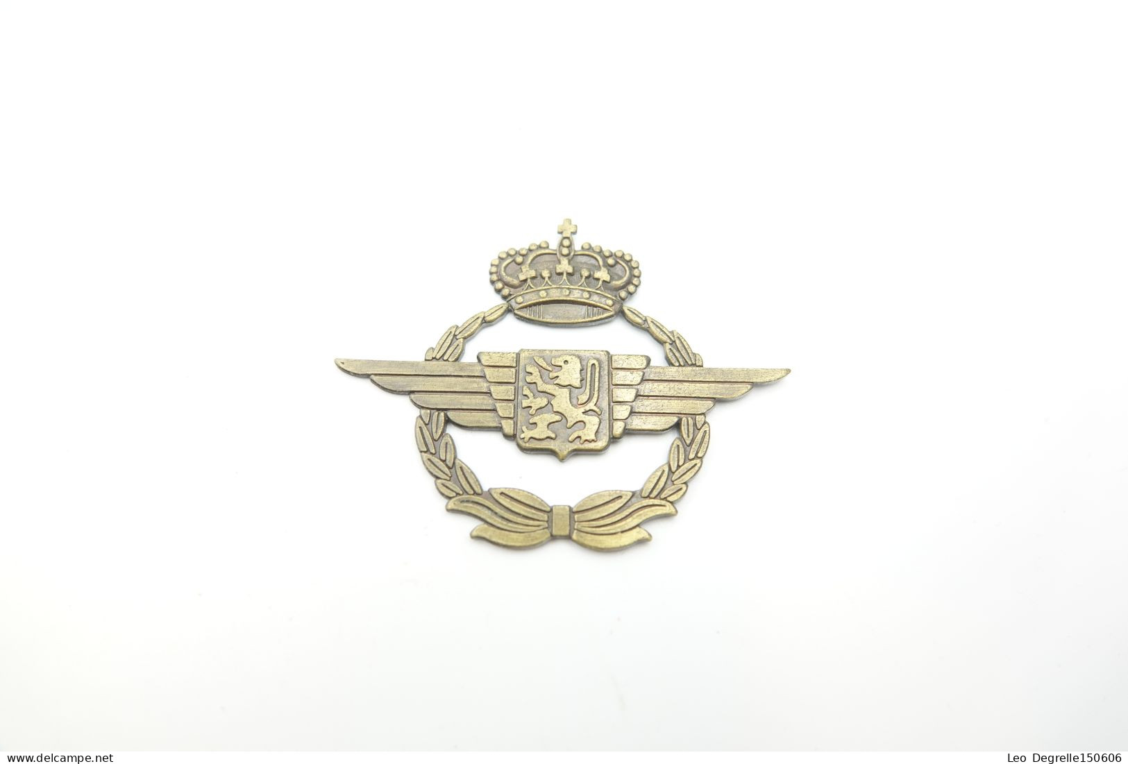 Militaria - INSIGNIA : Cap Badge Kepie : Luchtmacht Korporaal Air Police - PG AVI VTP - België Belgium - Otros & Sin Clasificación