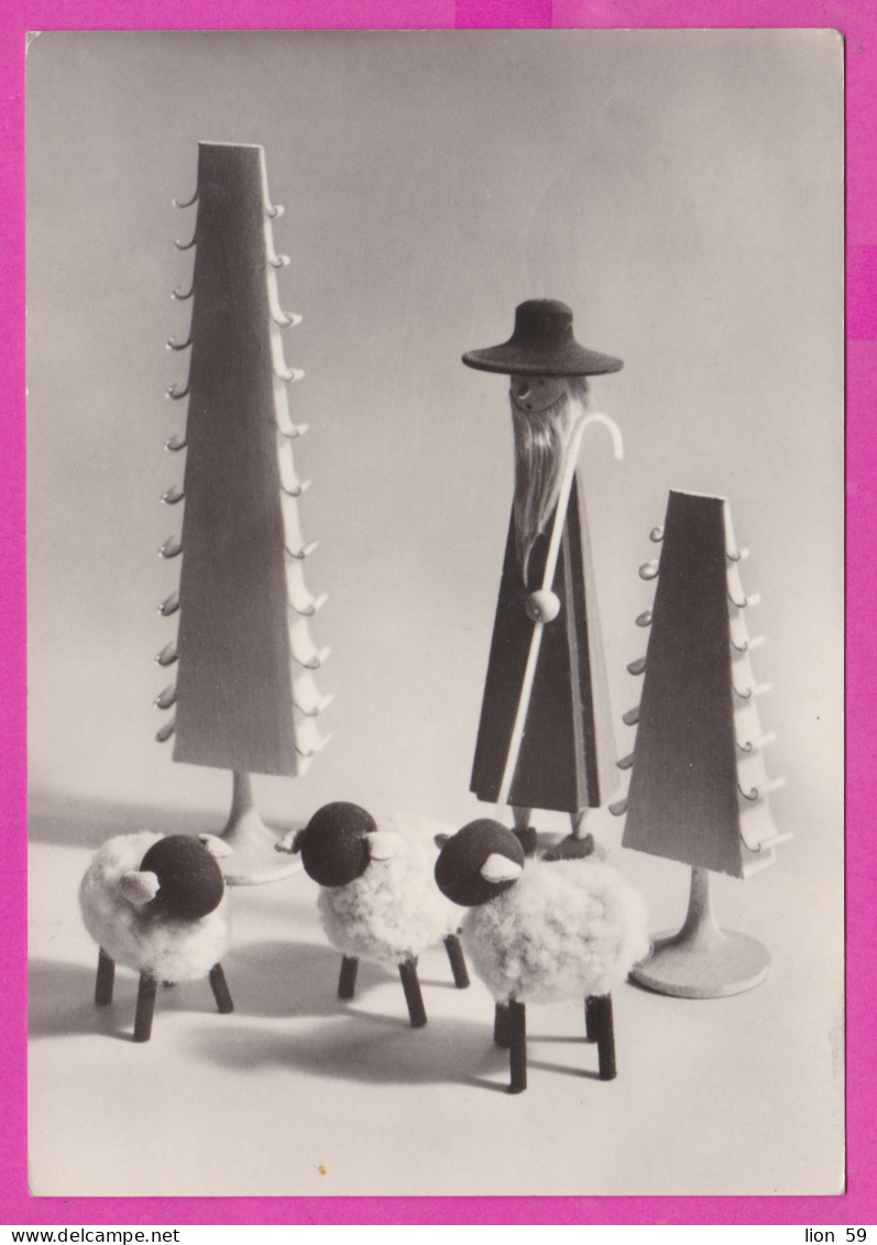 292989 / Germany DDR Christmas Dolls Shepherd Sheep PC USED 1966 - 10 Pf. Geschützte Heimische Pflanzen - Lungenenzian - Heilpflanzen