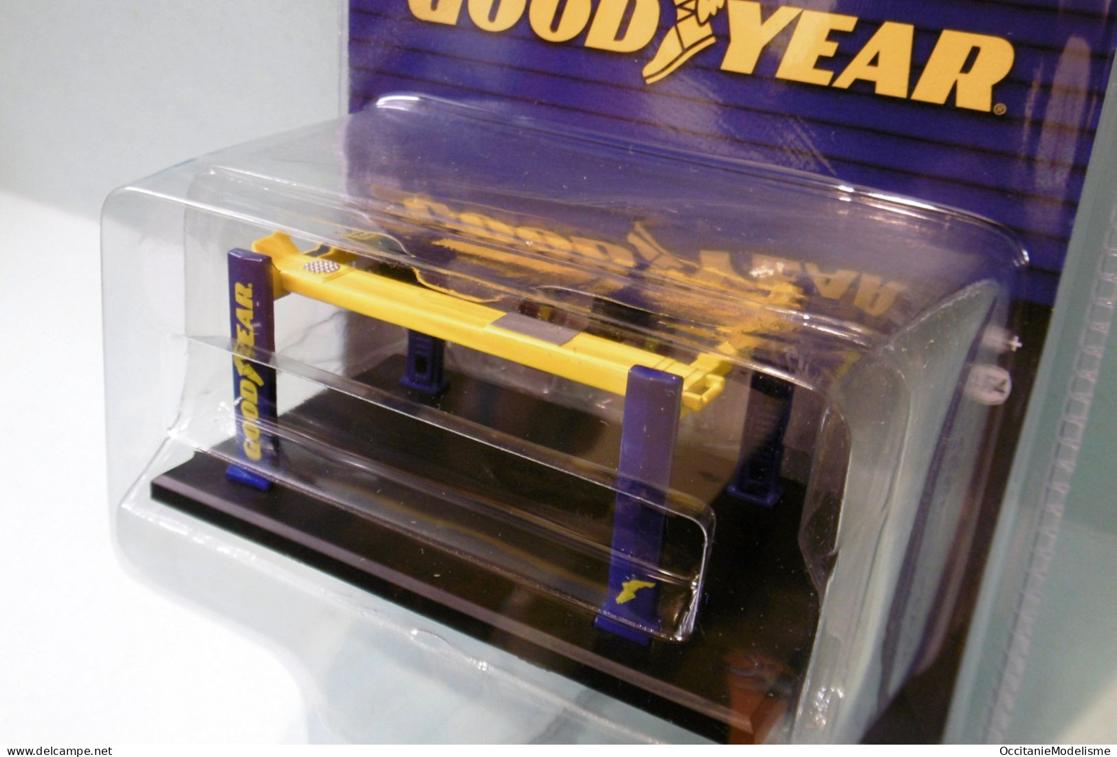 Greenlight - PONT ELEVATEUR 4 Colonnes GoodYear Réf. 16130-A Neuf 3 Inches 1/64 - Other & Unclassified