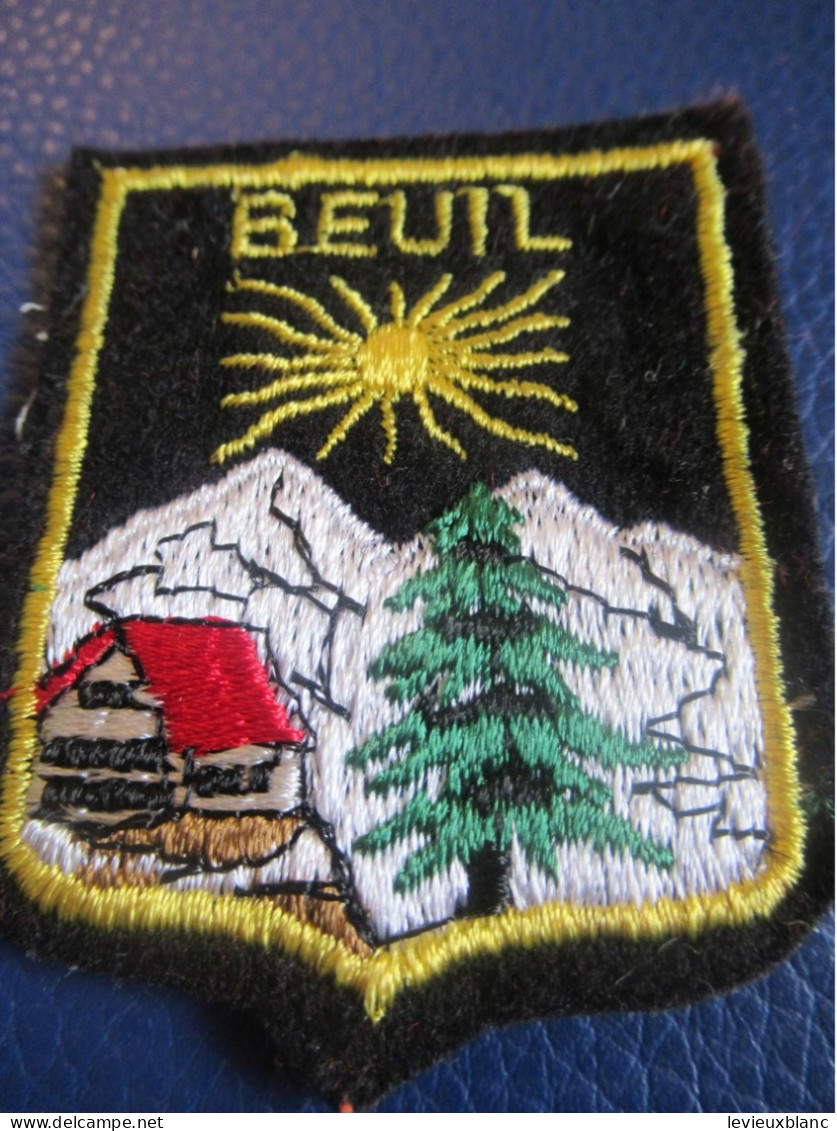 Ecusson Tissu Ancien /BEUIL/Station De Sport D'hiver / Alpes Maritimes/ PACA /Vers 1970-1990        ET544 - Patches