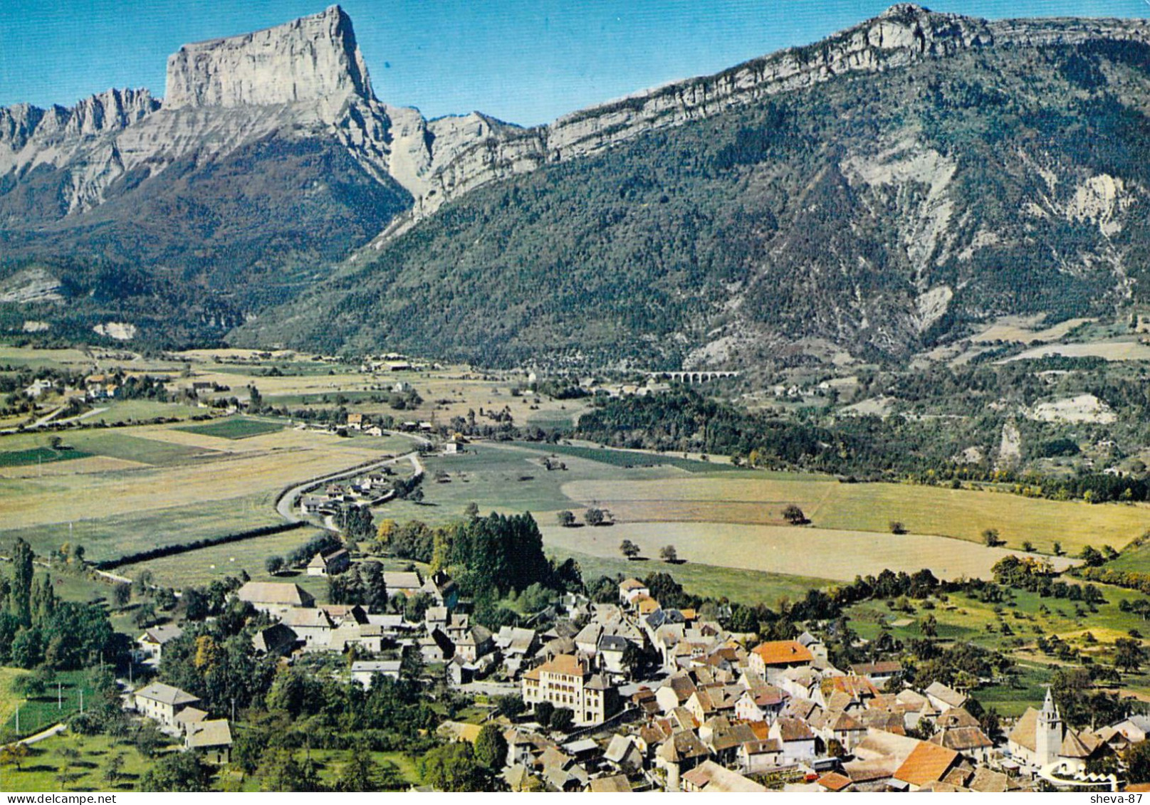 38 - Clelles - Vue Générale - Au Fond, Le Viaduc Et Le Mont Aiguille - Clelles