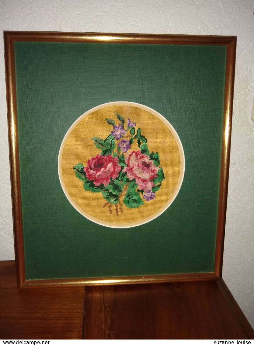 Roses.  Broderie Fait Main - Tapis & Tapisserie